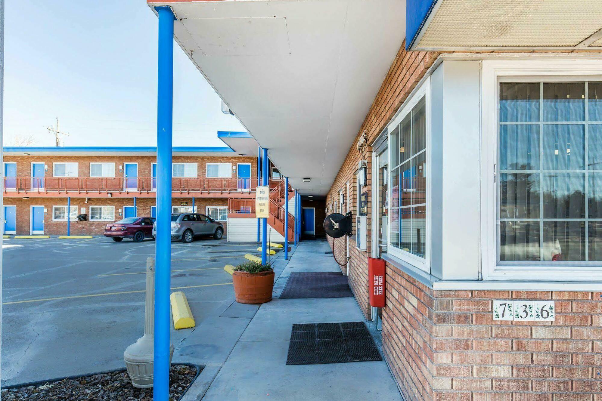 Rodeway Inn Elko Downtown Area Exterior photo